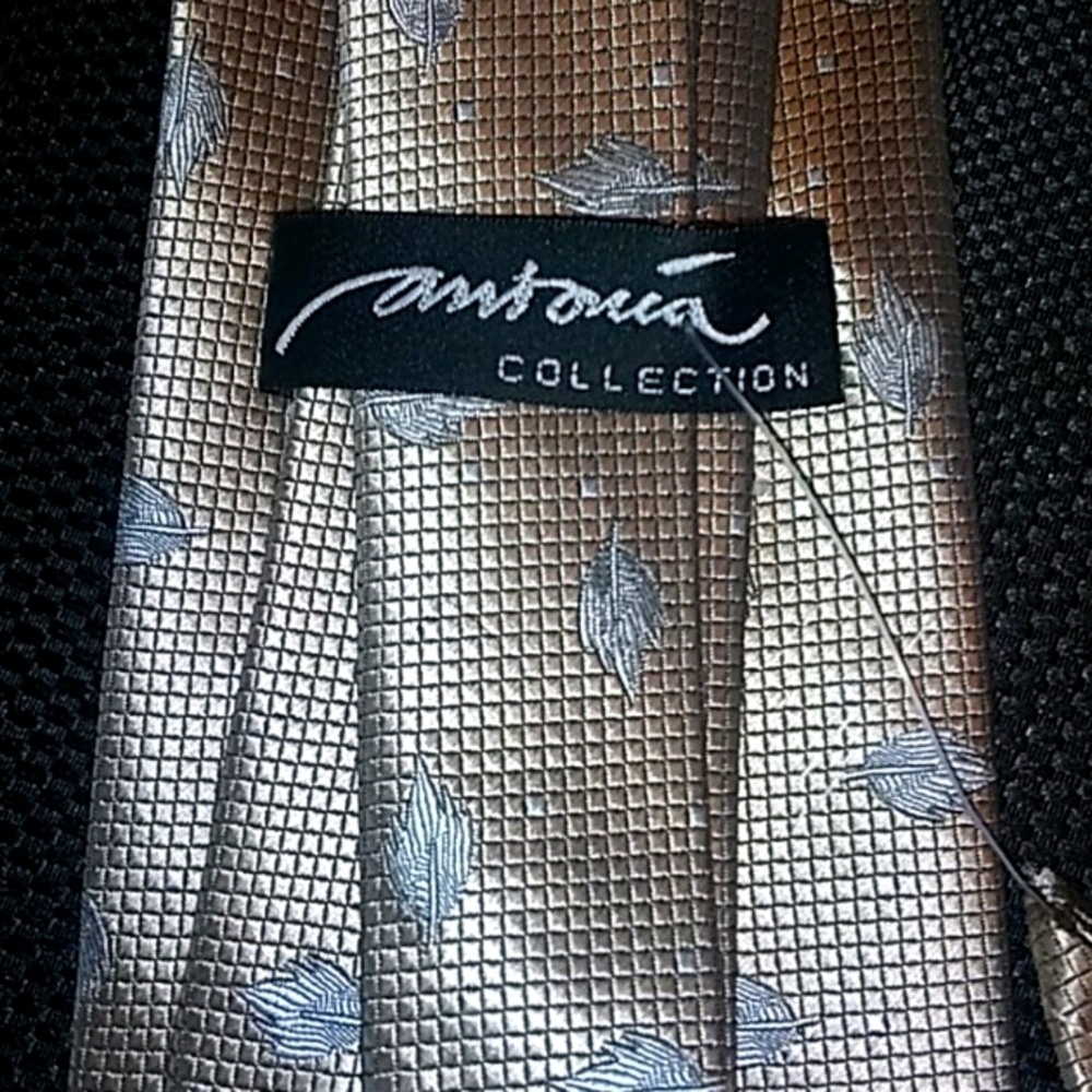 Antonio Tie and hankerchiff